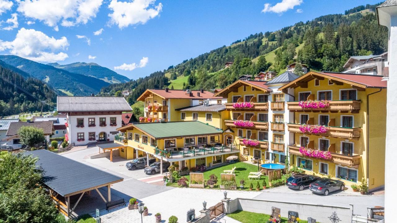Hotel Oberwirt - Nahe An Saalbach Und Zell Am See, Viehhofen Sommercard Exteriör bild