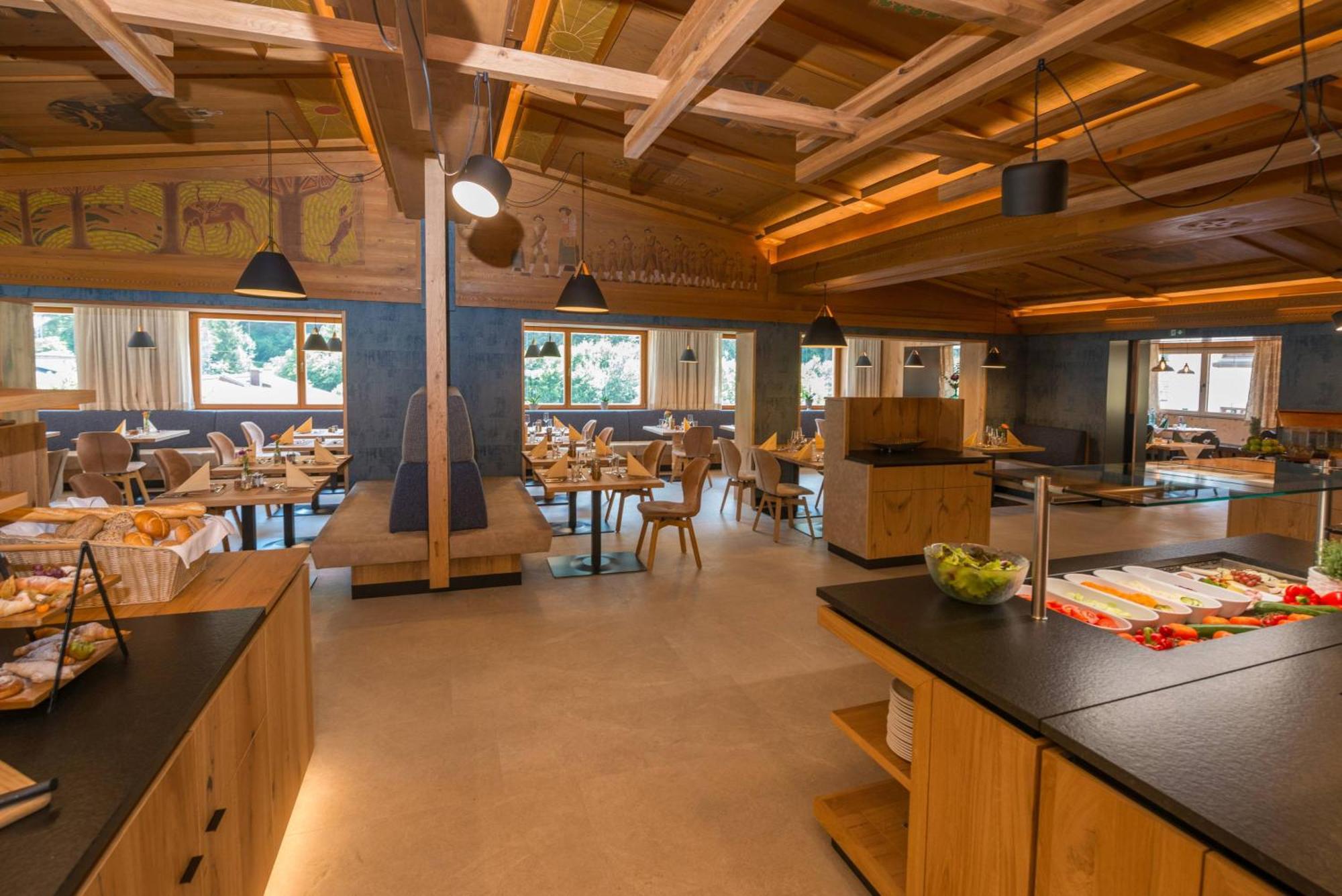 Hotel Oberwirt - Nahe An Saalbach Und Zell Am See, Viehhofen Sommercard Exteriör bild