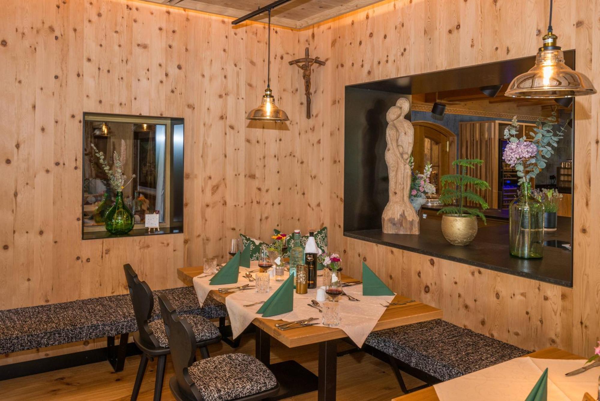 Hotel Oberwirt - Nahe An Saalbach Und Zell Am See, Viehhofen Sommercard Exteriör bild