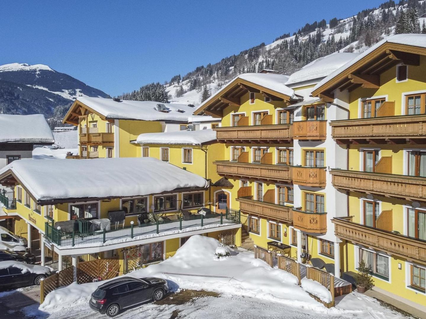 Hotel Oberwirt - Nahe An Saalbach Und Zell Am See, Viehhofen Sommercard Exteriör bild