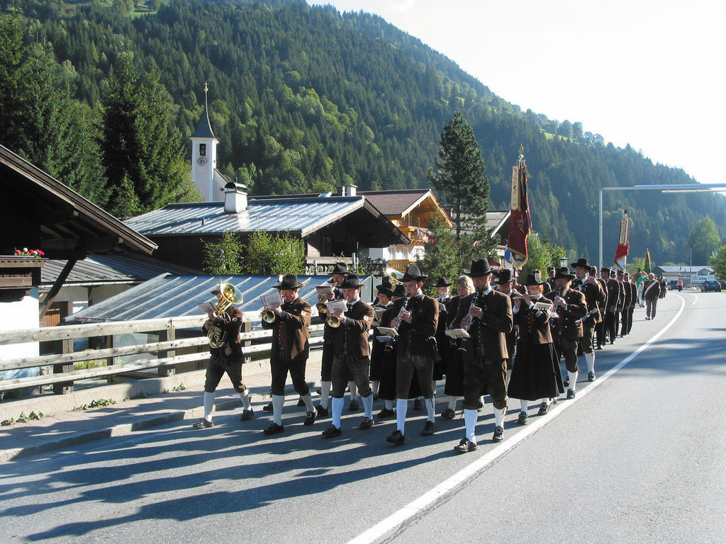 Hotel Oberwirt - Nahe An Saalbach Und Zell Am See, Viehhofen Sommercard Exteriör bild