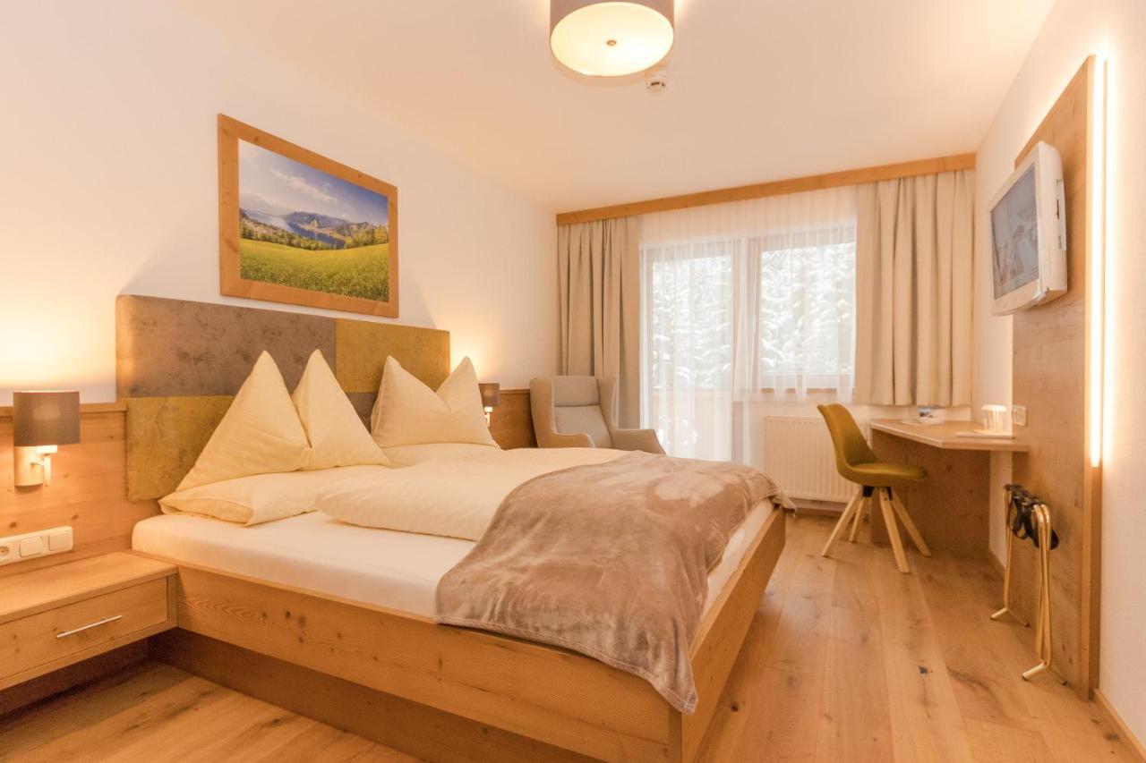 Hotel Oberwirt - Nahe An Saalbach Und Zell Am See, Viehhofen Sommercard Exteriör bild